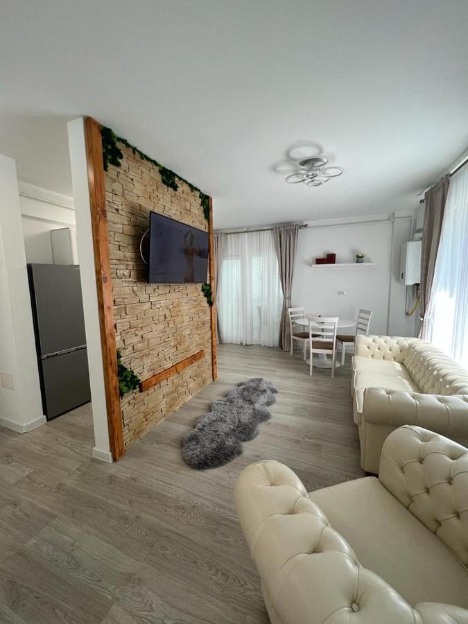 Urban Apartments And Studios - City Center Jászvásár Kültér fotó