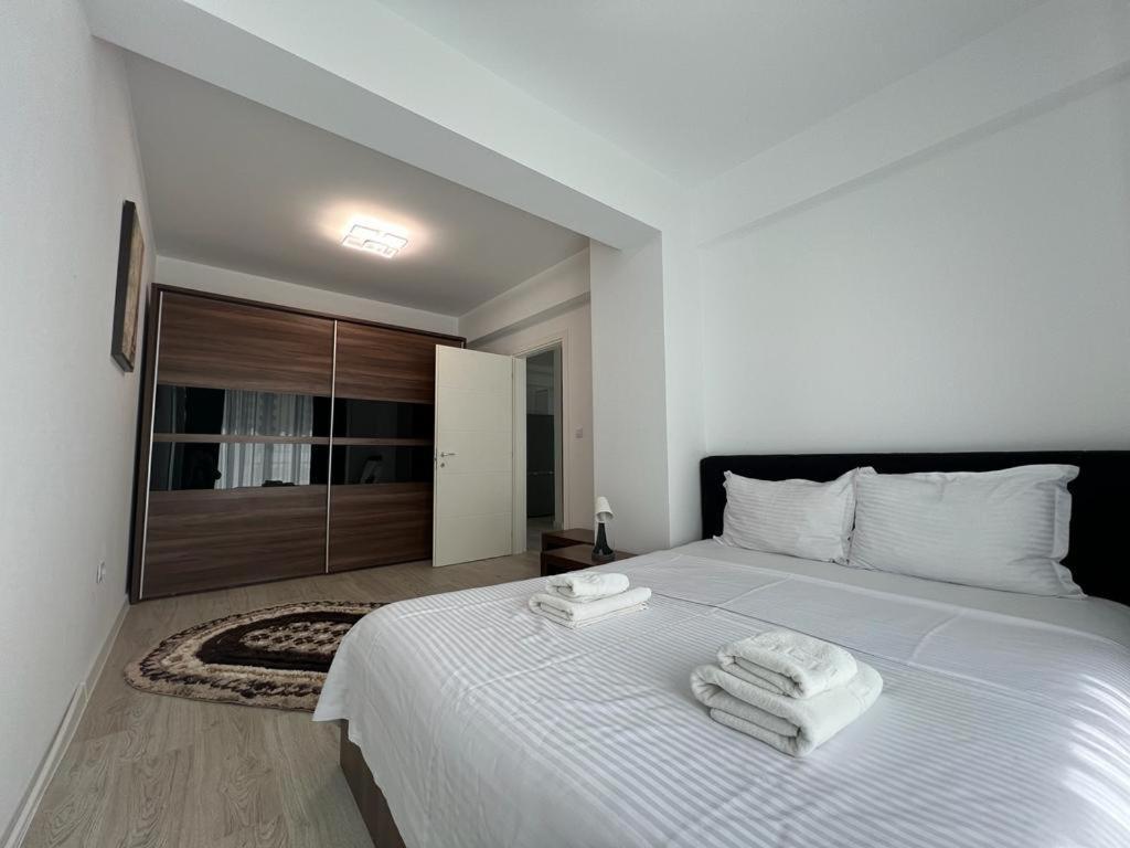 Urban Apartments And Studios - City Center Jászvásár Kültér fotó