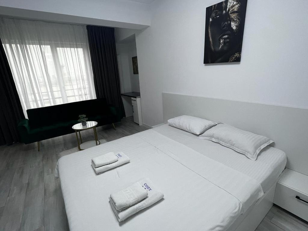 Urban Apartments And Studios - City Center Jászvásár Kültér fotó