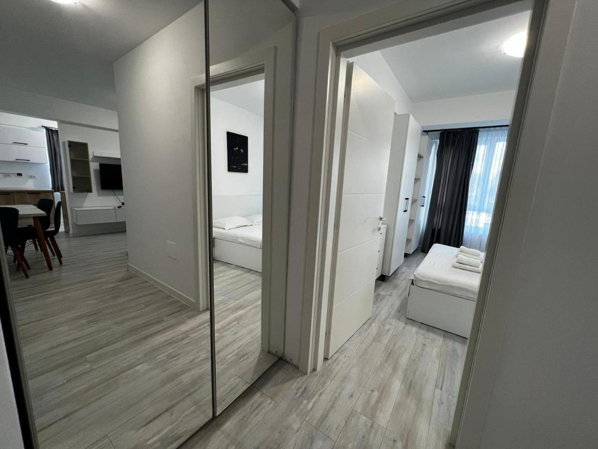 Urban Apartments And Studios - City Center Jászvásár Kültér fotó