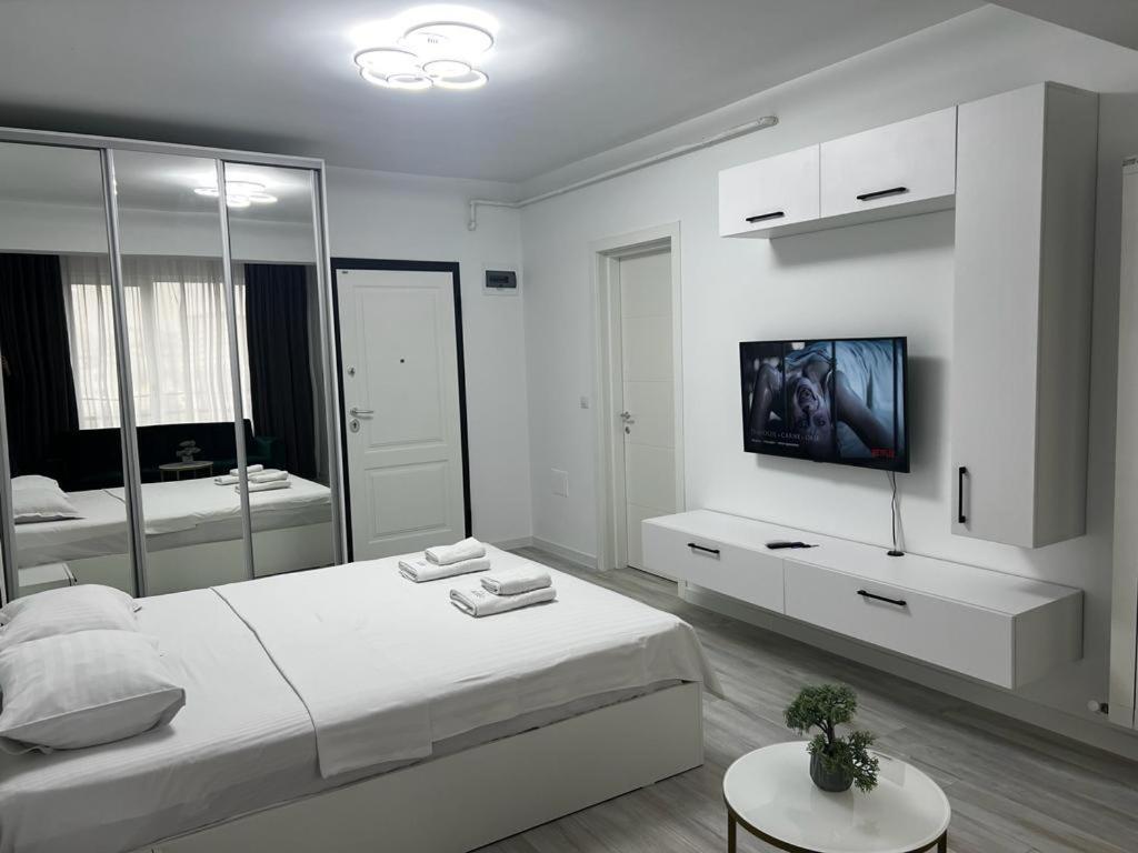 Urban Apartments And Studios - City Center Jászvásár Kültér fotó