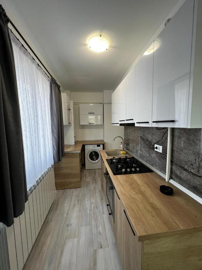 Urban Apartments And Studios - City Center Jászvásár Kültér fotó