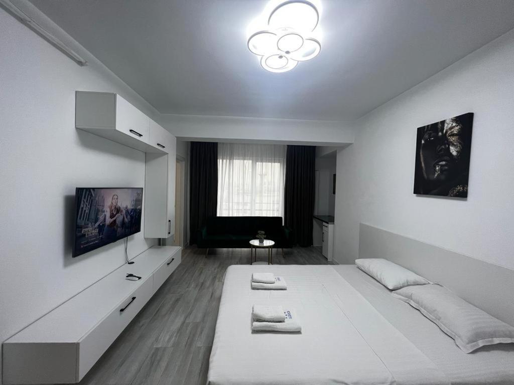 Urban Apartments And Studios - City Center Jászvásár Kültér fotó
