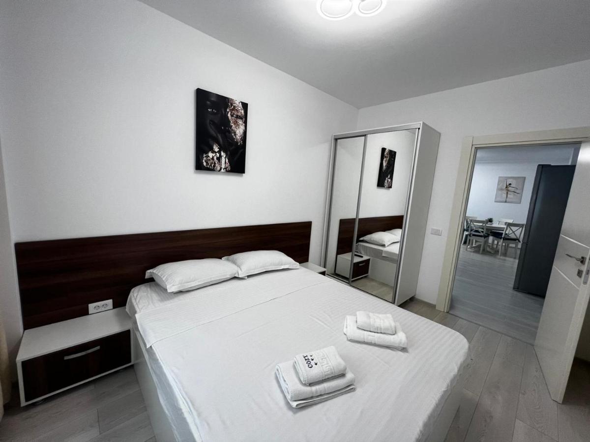 Urban Apartments And Studios - City Center Jászvásár Kültér fotó